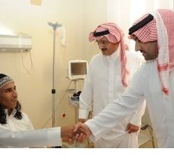 جامعيات يعملن «قهوجيات» في حفلات الزفاف براتب لا يتجاوز مائتي ريال لكل ليلة